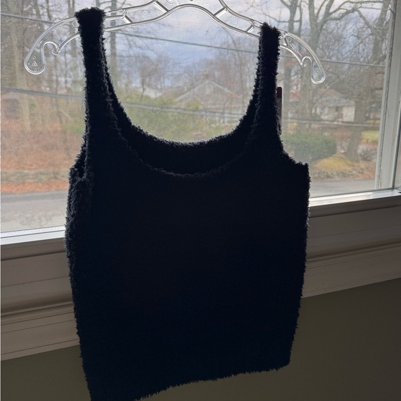 SKIMS knit tank 
Super soft - Picture 3 of 3